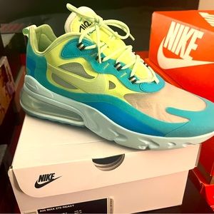 Brand new never worn Air Max 270